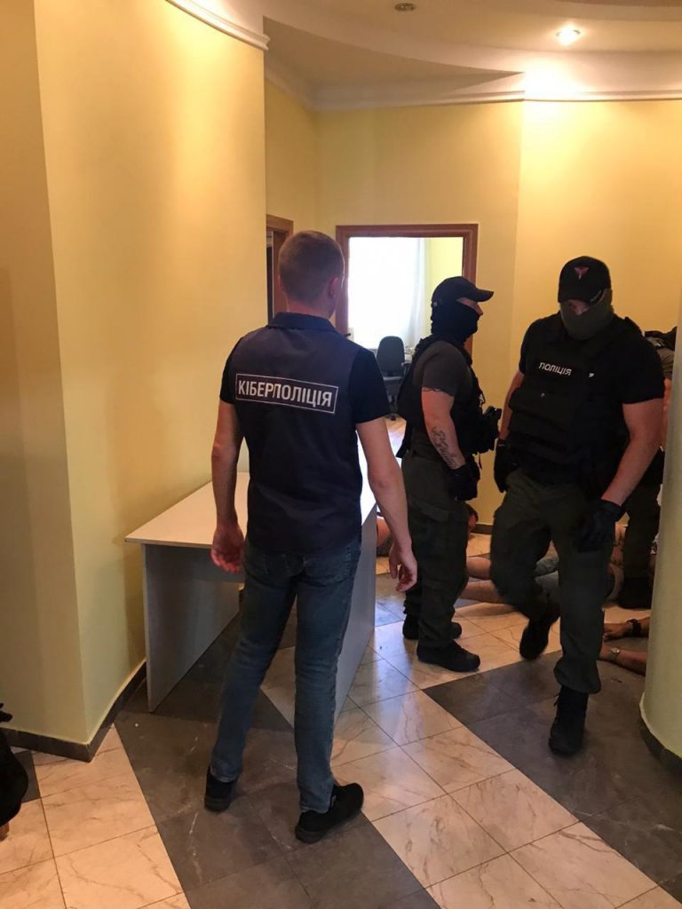 ukraińska policja zatrzymuje scamerów - źródło cyberpolicja