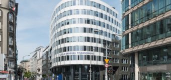 budynek komisji nadzoru finansowego na pięknej w warszawie