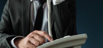 telefoniczny oszust ujawnił szczegóły swojej pracy