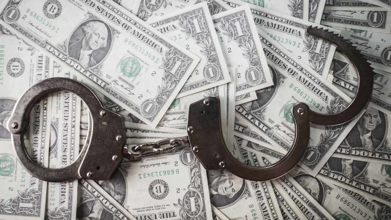 Indyjska policja rozbiła grupę oszustów forex indyjska policja aresztowała dwóch scamerów stojących za oszustwem forex