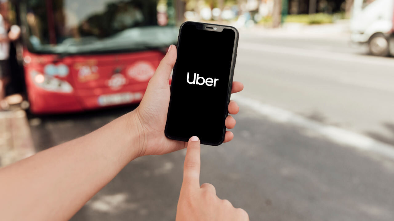 uber avoids paying taxes through Dutch companies