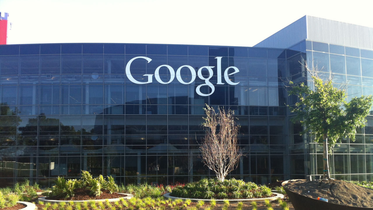 Google ukarany na 220 mln EUR za nadużywanie pozycji dominującej google otrzymał karę od francji