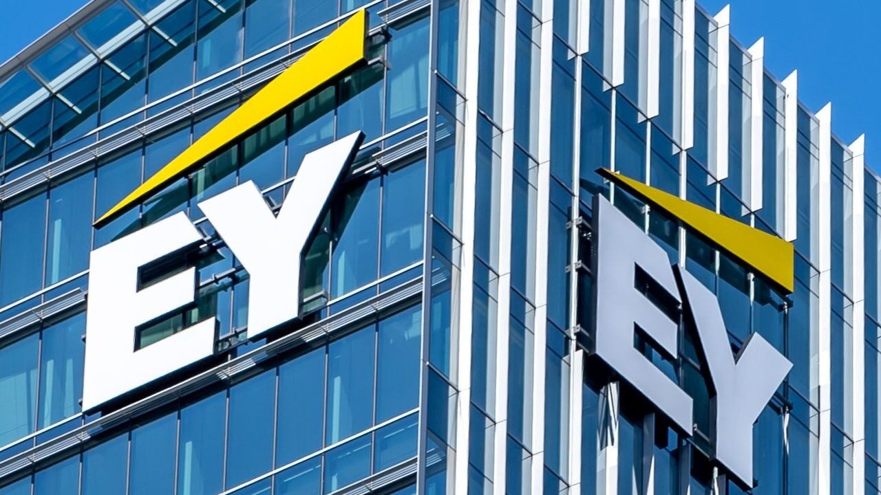 EY Switzerland sued in the case of zeromax