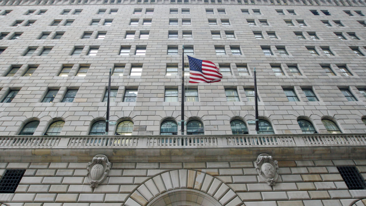 Dane o zatrudnieniu w USA zwiększają obawy o szybszą interwencję Fed fed