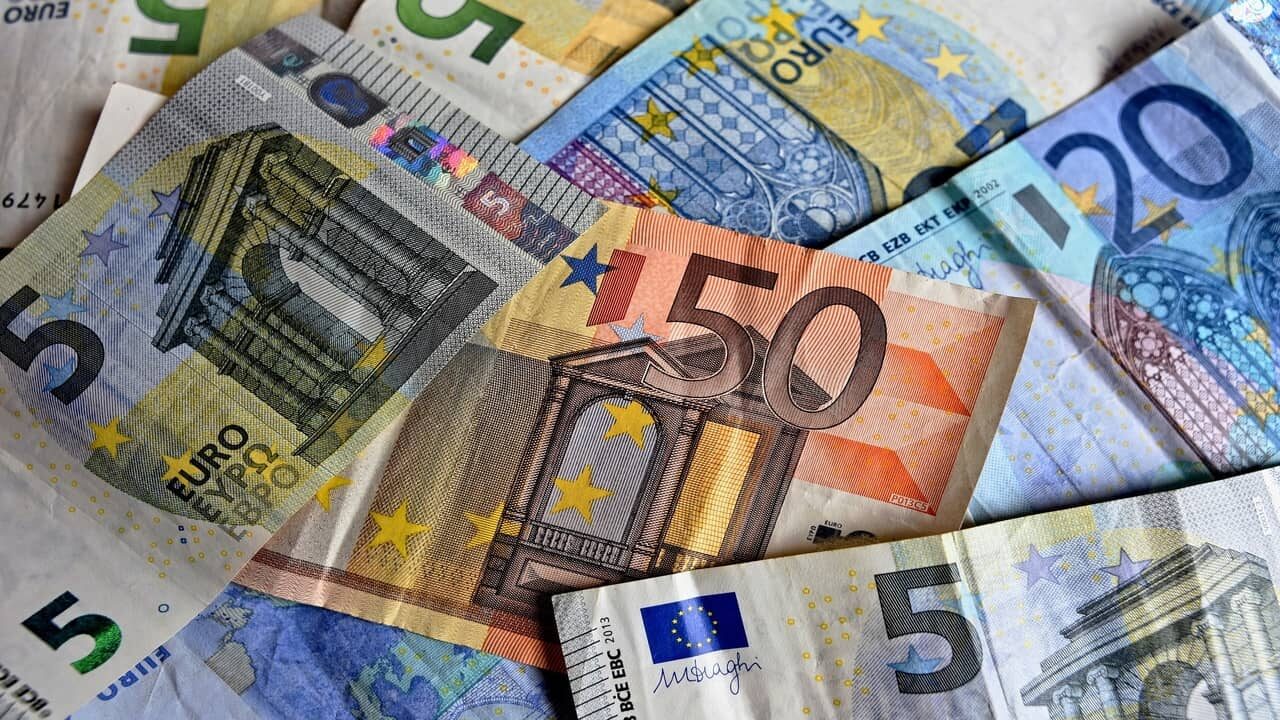 Odpływ pieniędzy z Europy. MakroPrzegląd #2/4 kwiecień euro banknoty